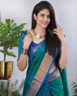 Women's Kanjivaram Woven Soft Silk Saree With Blouse Piece - Image 3